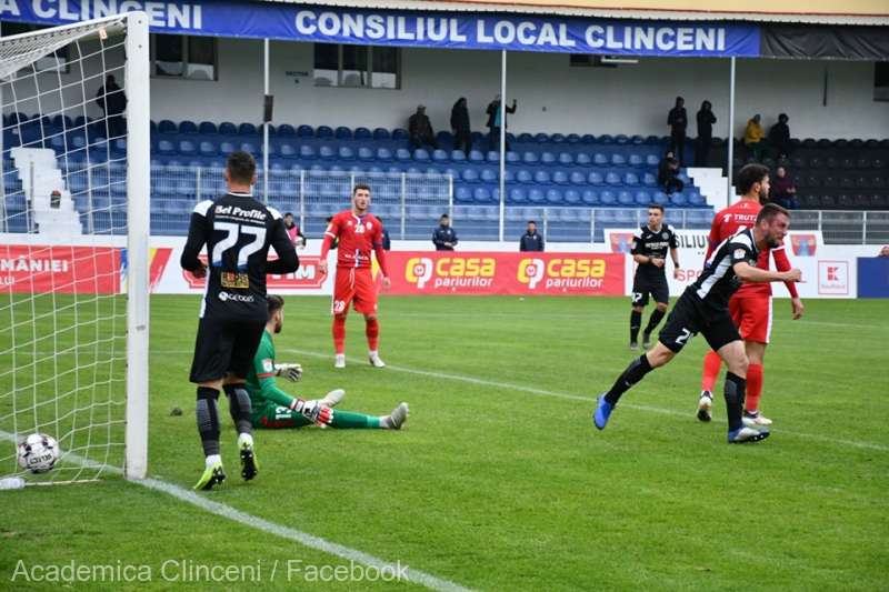 Serie bună pentru Poenaru. Academica s-a calificat în sferturile Cupei