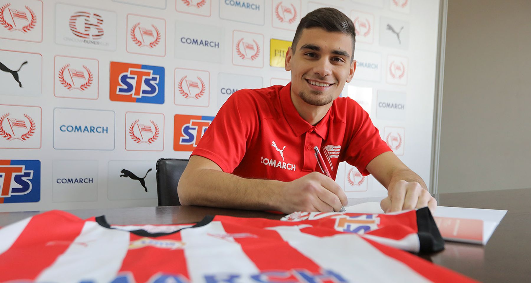 Florian Loshaj a semnat cu polonezii de la MKS Cracovia