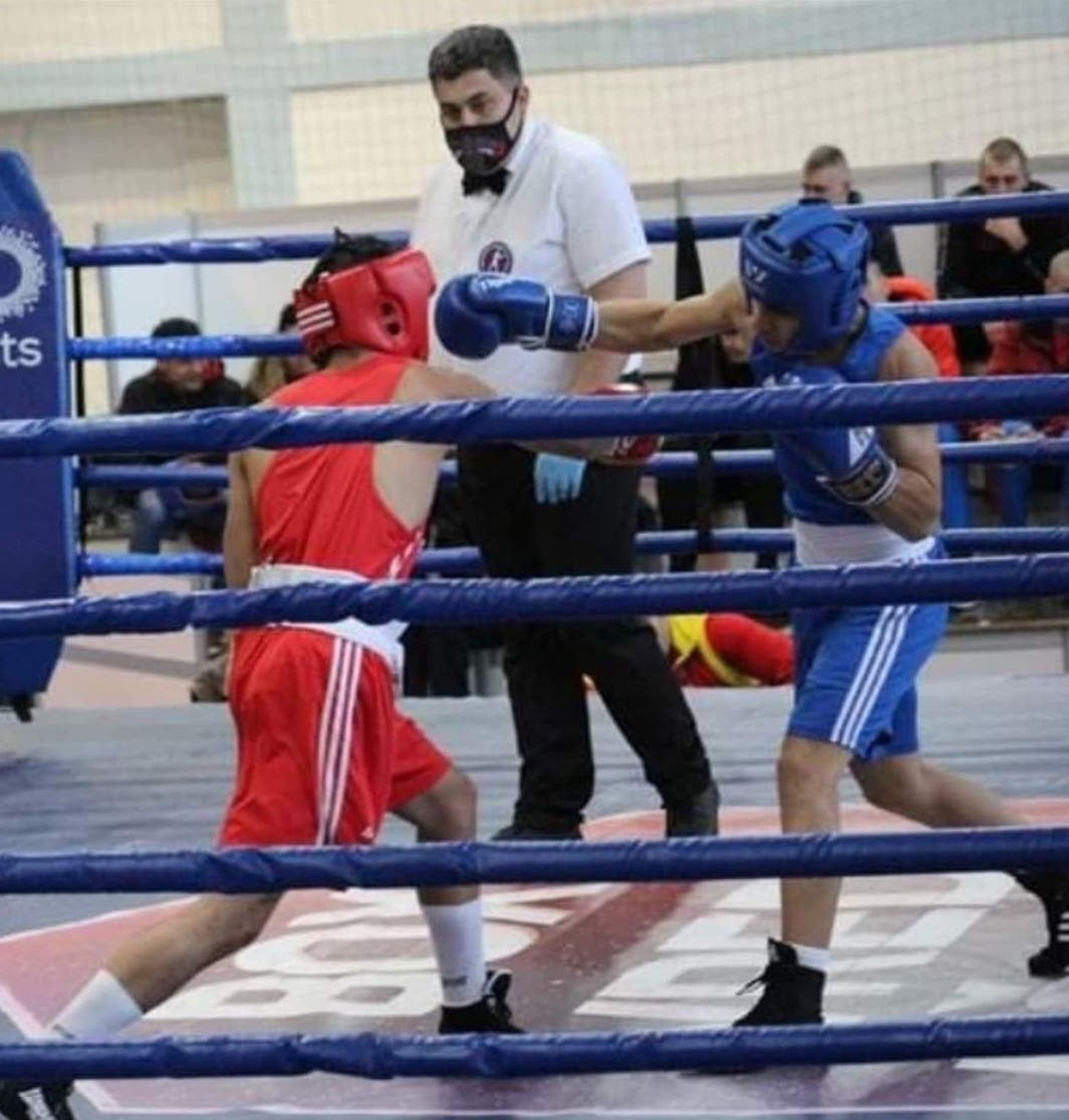 Pugiliștii Eusebiu Târzoman si Gabriela Lezarov, de la ACS Valea Lupului, medaliați la Belgrad