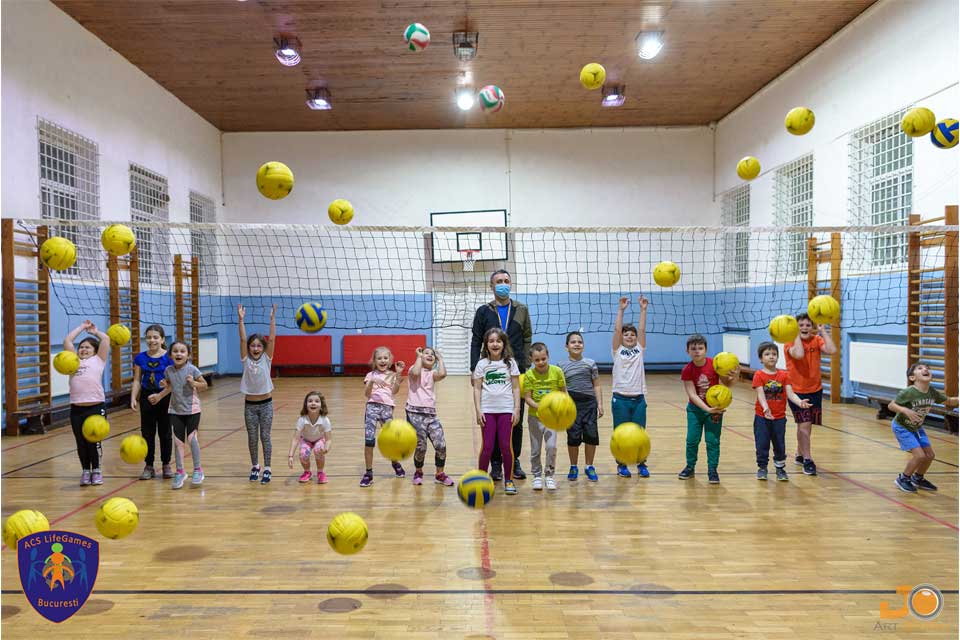 Fundația Alexandrion susţine antrenamentele de volei pentru copii