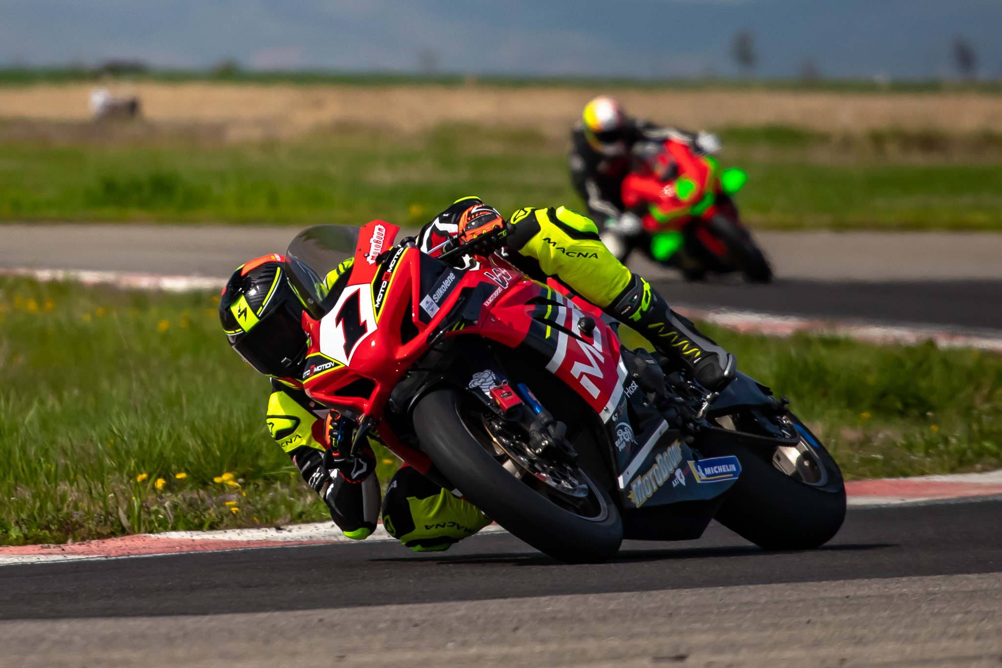 Cea mai dură victorie pentru VN Motorsport în deschiderea noului sezon MotoRC