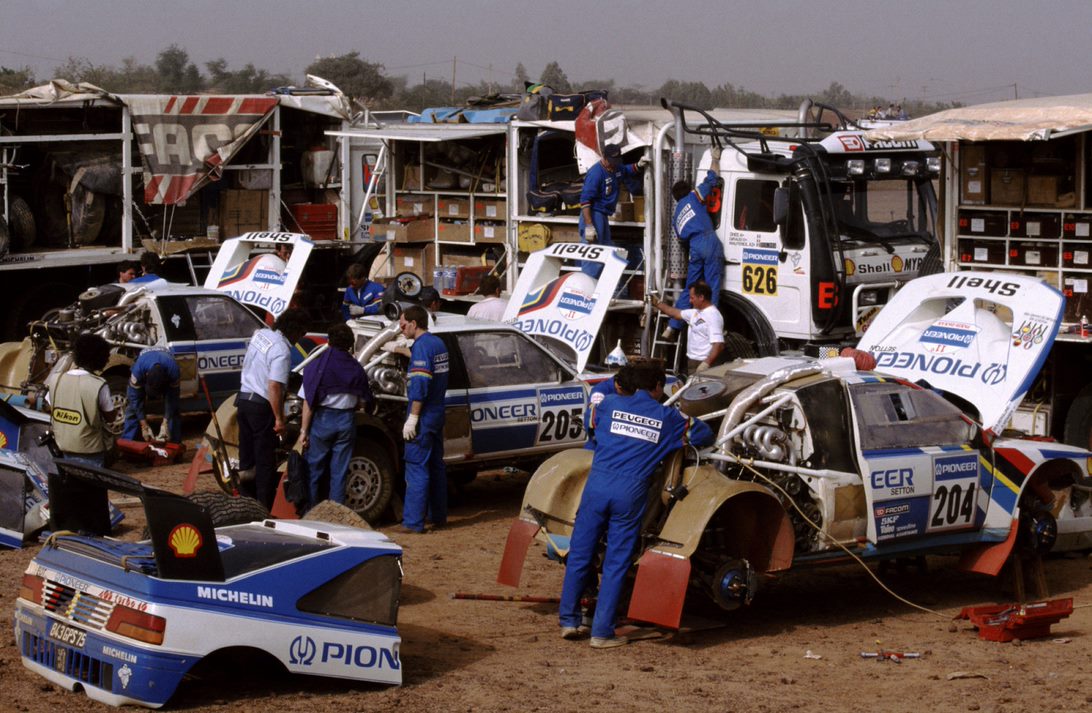 ENIGMELE SPORTULUI: Ari Vatanen, fără automobil la Raliul Dakar. Cum a fost posibil?