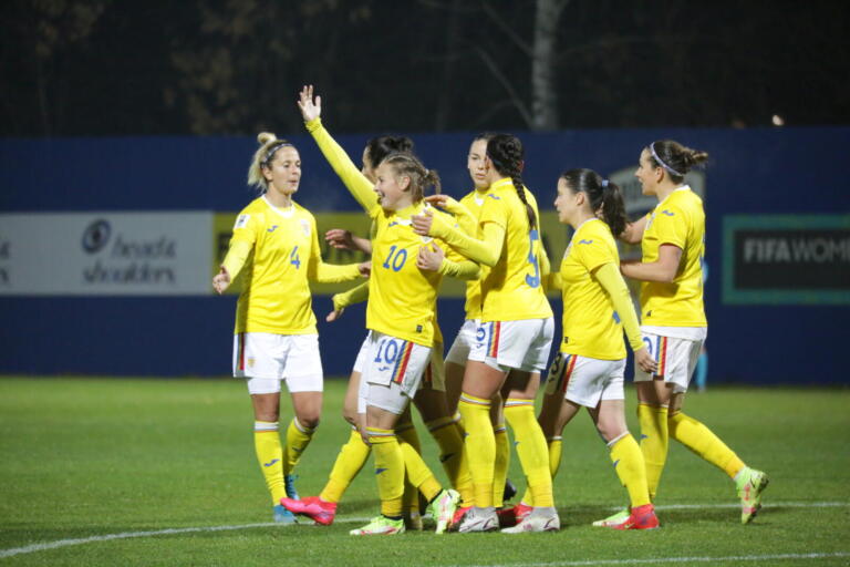 Stăm prost la naționala lui Mirel Rădoi, dar facem spectacol la reprezentativă feminină: 3-0 cu Moldova!