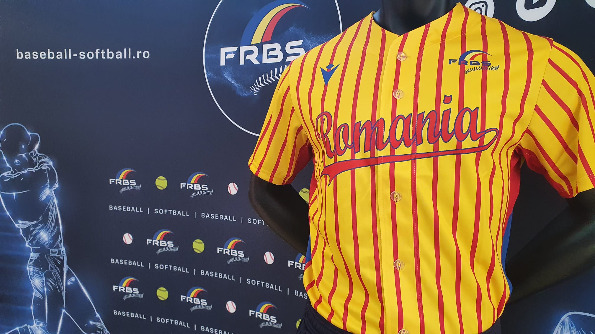 Cum arată tricoul de joc al naționalei României de baseball? Care e costul unui astfel de echipament