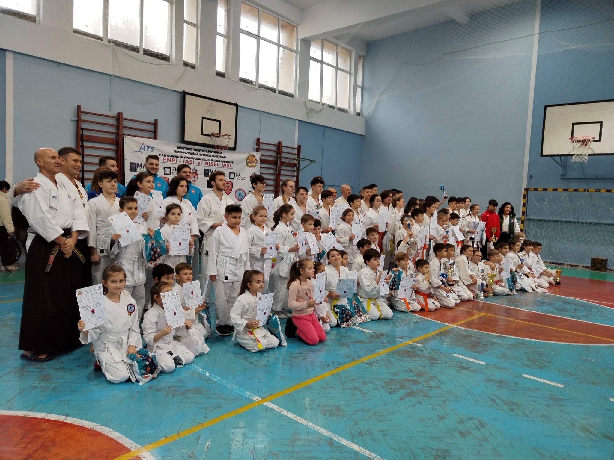 Karateka de la cluburile ieșene ENPI și RISEI, premiați pentru rezultatele din 2022