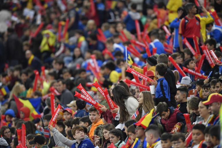 Zeci de copii din Ilfov, la meciul România-Andorra! Două tribune deschise la partida cu Elveția