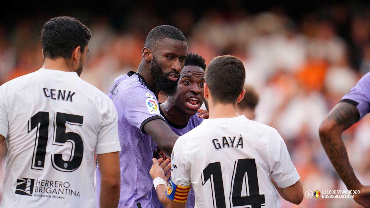 SuperSocial | Real Madrid – Valencia: ultima victorie a „liliecilor” la Madrid e de pe vremea când Ruben Baraja era încă jucător