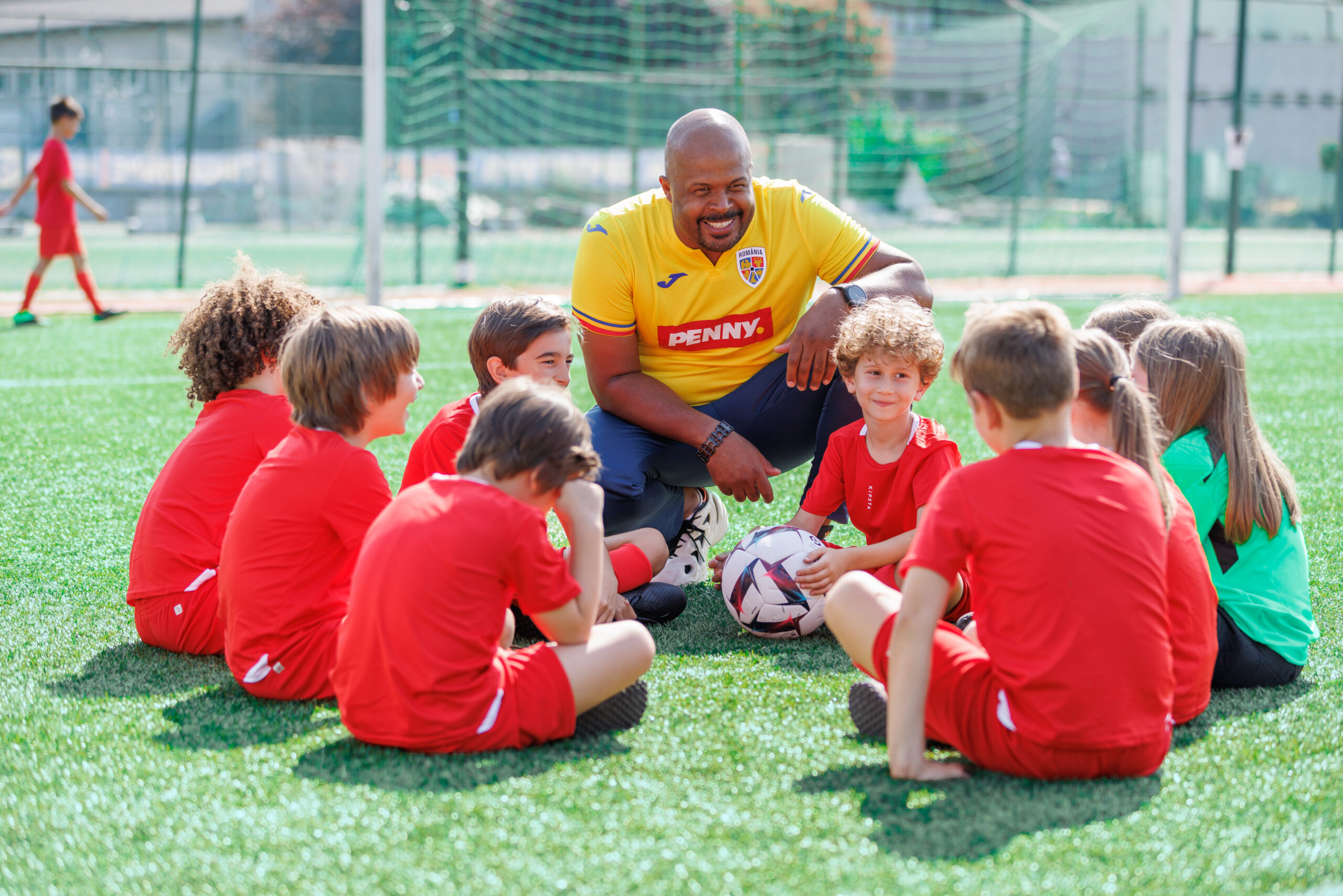 PENNY te ajută să devii campion! Hai să-i creștem pe micii fotbaliști așa cum trebuie (P)