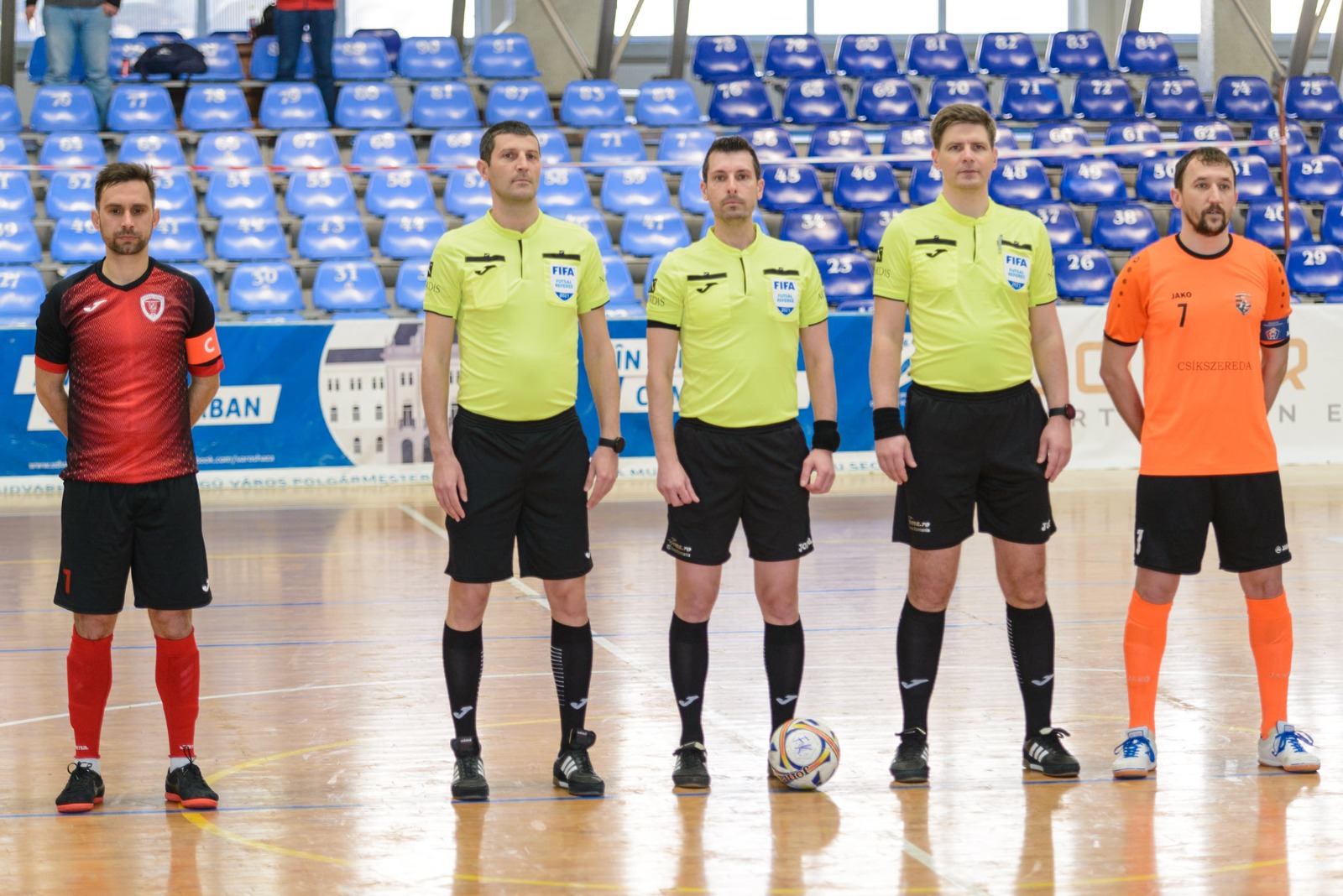 Doi ieșeni vor arbitra Spania, campioana mondială și europeană la futsal