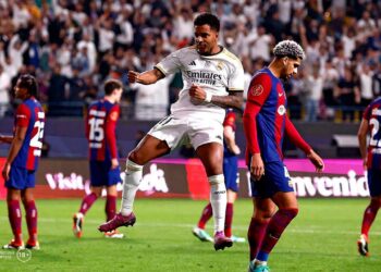 SuperSocial | Real Madrid – Barcelona: vor relansa catalanii lupta la titlu?