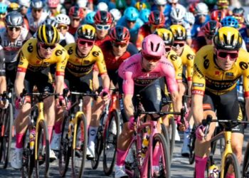 Cine transmite la TV Turul Italiei la ciclism 2024. Giro d’Italia are la start 22 de echipe