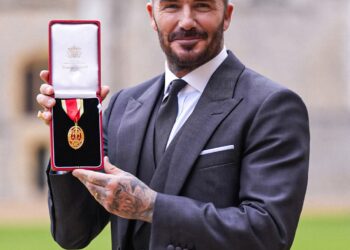David Beckham a fost distins cu titlul de cavaler