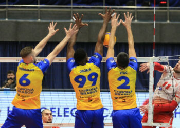 Corona Brașov a cucerit pentru prima dată Supercupa României la volei masculin