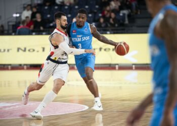 CSM CSU Raiffeisen Oradea a debutat cu o înfrângere în Grupa L din FIBA Europe Cup