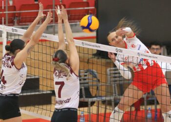 Victorii clare pentru echipele de volei Dinamo București