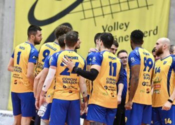 CSM Corona Brașov s-a calificat în optimile Cupei CEV la volei masculin