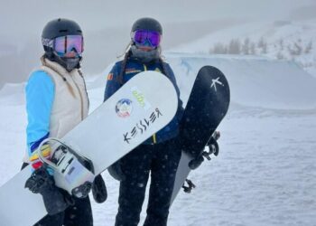 Kata Mandel și Henrietta Bartalis vor intra în istorie ca primele sportive care reprezintă România la snowboard în cadrul Jocurilor Olimpice de iarnă