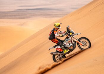 Mani Gyenes a mai trecut de un hop în raliul-raid Dakar 2026, Dacia are două mașini pe podium