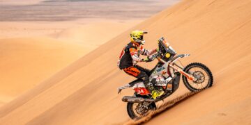 Mani Gyenes a mai trecut de un hop în raliul-raid Dakar 2026, Dacia are două mașini pe podium