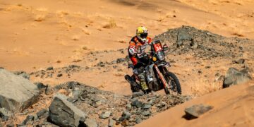 Mani Gyenes se îndreaptă spre sosirea în raliul-raid Dakar, Dacia la o zi de victorie!