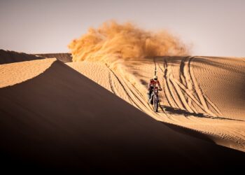 Mani Gyenes a mai bifat o etapă în raliul-raid Dakar 2026 și i-au mai rămas trei până la sosire