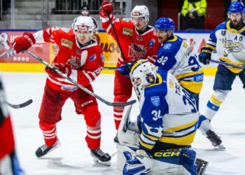ACSH Gheorgheni trece de CSM Corona Brașov în Grupa 1–5 a Campionatului Național de hochei pe gheață