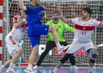 Naționala masculină de handbal a României a făcut un pas important spre calificarea în faza următoare a preliminariilor pentru Mondialul din 2027