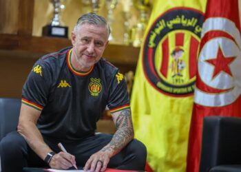 Laurențiu Reghecampf revine pe banca celor de la Espérance Sportive de Tunis