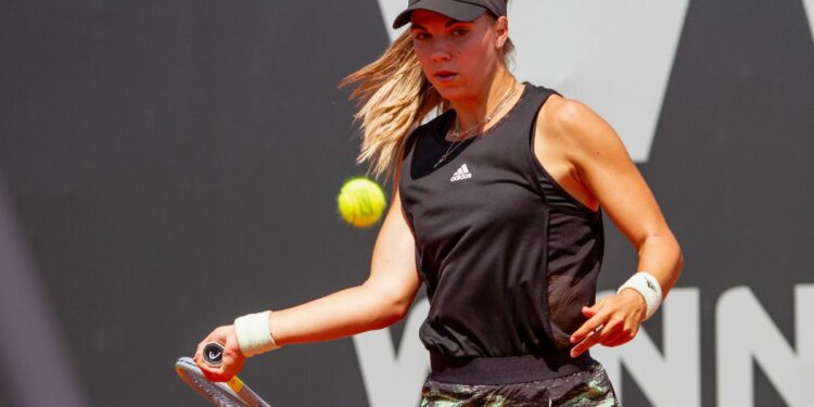 Ilinca Dalina Amariei, principala favorită a turneului ITF W15 Focșani, a avut un debut neașteptat de dificil