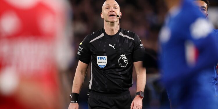 Arbitrul englez Anthony Taylor, prezent la Cupa Mondială 2026, și‑a anunțat retragerea imediată