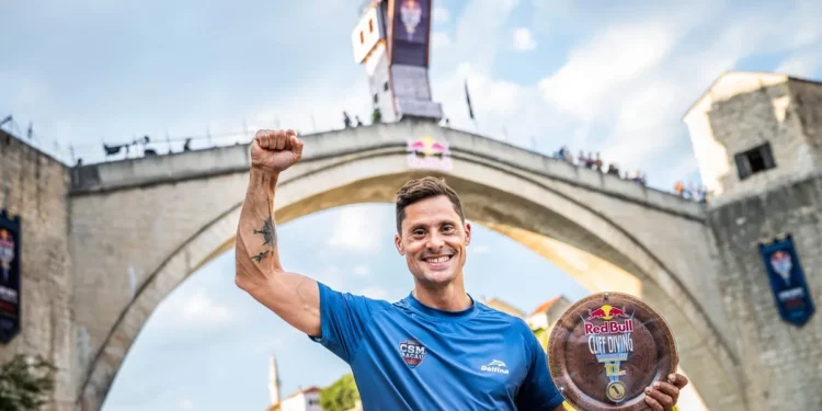 Constantin Popovici o nouă victorie la Mostar în etapa a patra din Red Bull Cliff Diving 2026
