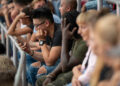 Borussia Dortmund lansează o inițiativă prin care își încurajează suporterii să urmărească meciurile fără a folosi smartphone-ul